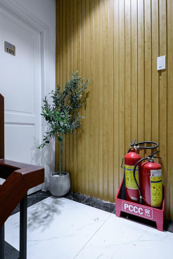 Cozrum Homes - Graceful Corner Hô Chi Minh-Ville Extérieur photo